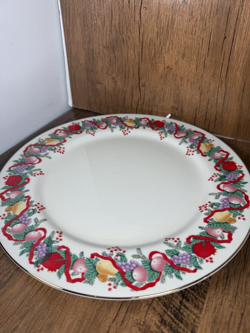 One Vintage Cranberry Hill Japan Dinner Plate Holiday Fruit Border China